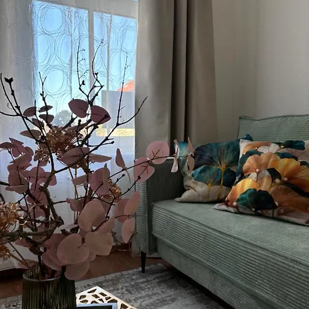 45 - Moderne 2 Zimmer-wohnung Ruhige Lage Nahe Zentrum Und Bahnhof Mit Küche, Wlan Und Komfort