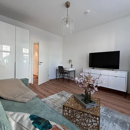 45 - Moderne 2 Zimmer-wohnung Ruhige Lage Nahe Zentrum Und Bahnhof Mit Küche, Wlan Und Komfort Wittenberge