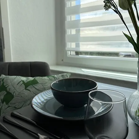 45 - Moderne 2 Zimmer-wohnung Ruhige Lage Nahe Zentrum Und Bahnhof Mit Küche, Wlan Und Komfort *