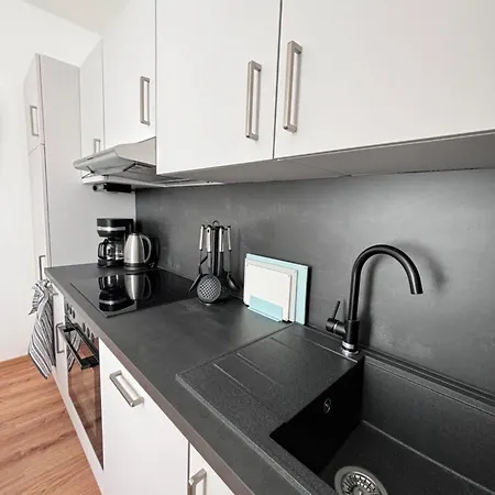 45 - Moderne 2 Zimmer-wohnung Ruhige Lage Nahe Zentrum Und Bahnhof Mit Küche, Wlan Und Komfort * Wittenberge