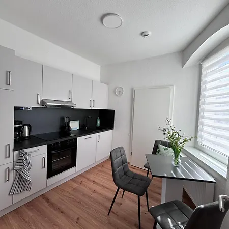 Apartment 45 - Moderne, Ruhige 2 Zimmer-wohnung Mit Wlan In Wittenberge, Komplett Ausgestattet Mit Ebk, Ideal Fuer Business, Privataufenthalte, Radfahrer Sowie Kurze Und Laengere Aufenthalte - Einzeln Oder Als Paar - Nahe Bahnhof, Zentrum - Fahrradga