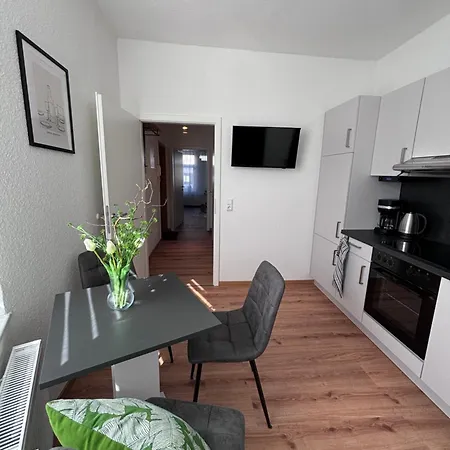 45 - Moderne 2 Zimmer-wohnung Ruhige Lage Nahe Zentrum Und Bahnhof Mit Küche, Wlan Und Komfort Apartment Wittenberge