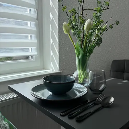 45 - Moderne 2 Zimmer-wohnung Ruhige Lage Nahe Zentrum Und Bahnhof Mit Küche, Wlan Und Komfort * Wittenberge