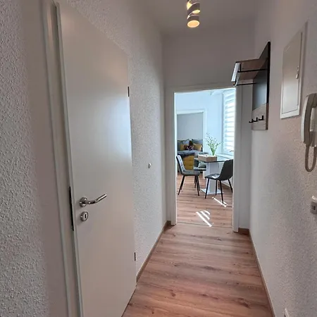 45 - Moderne 2 Zimmer-wohnung Ruhige Lage Nahe Zentrum Und Bahnhof Mit Küche, Wlan Und Komfort Apartment